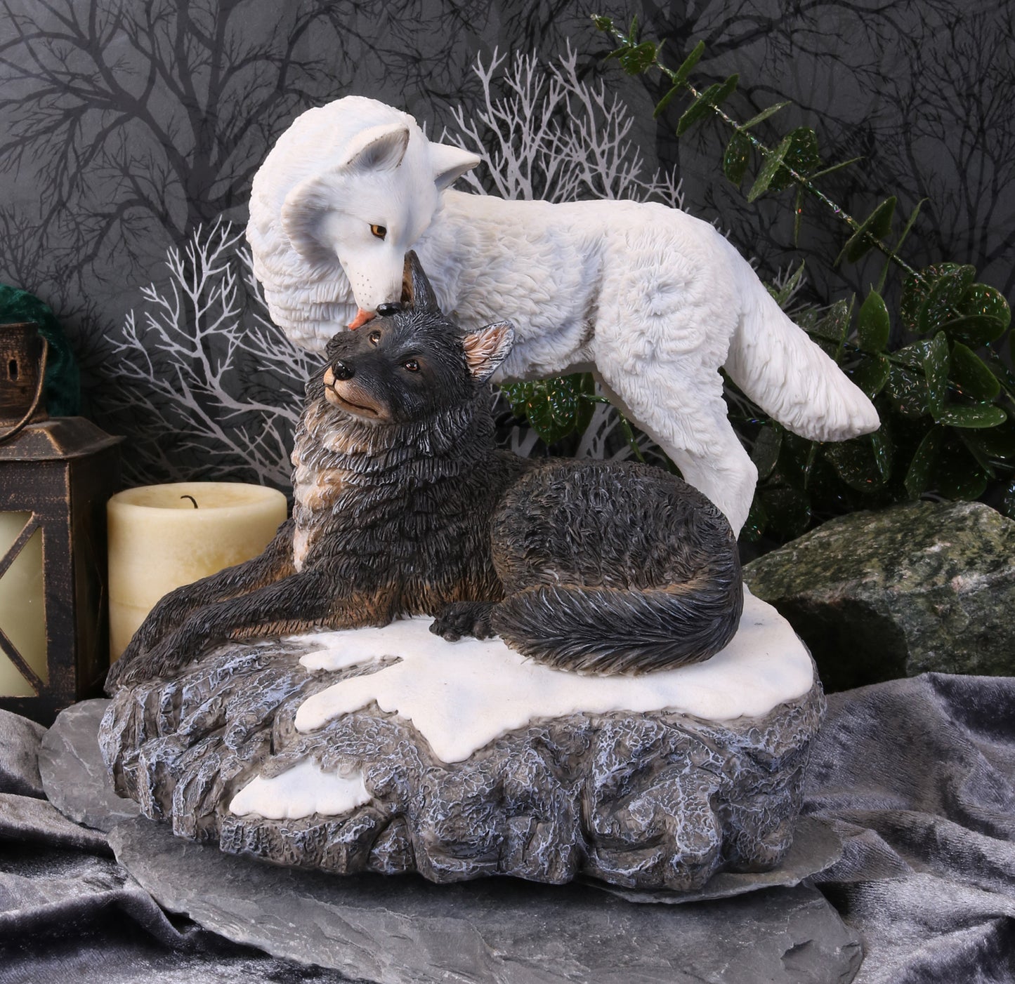 Snow Kisses 20.5cm