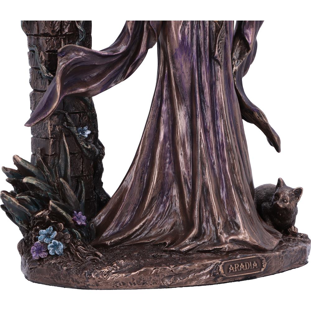 Aradia The Wiccan Queen of Witches 25cm