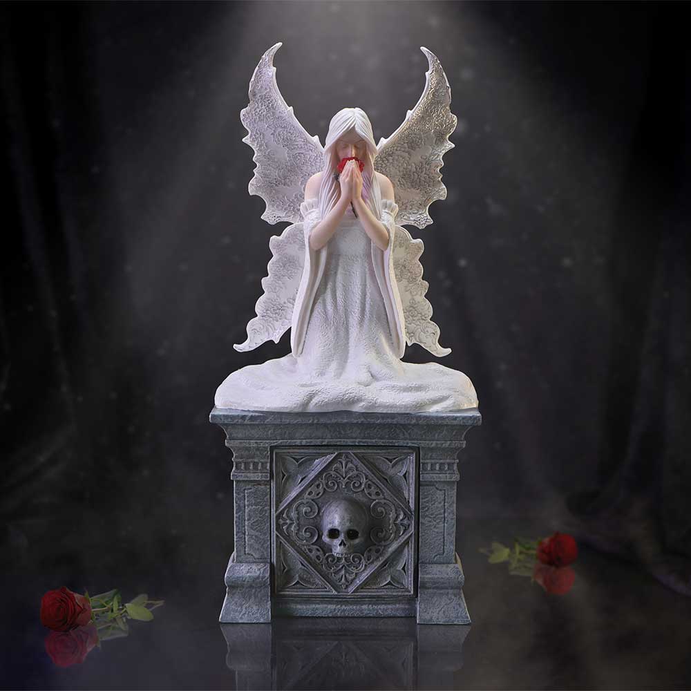 Only Love Remains Box (AS) 20.5cm