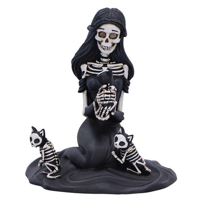 Nemesis Now Eternal Affection figurine, 12.5cm, detailed sculpted sculpture of a loving couple, collectible ceramic or resin figurine.