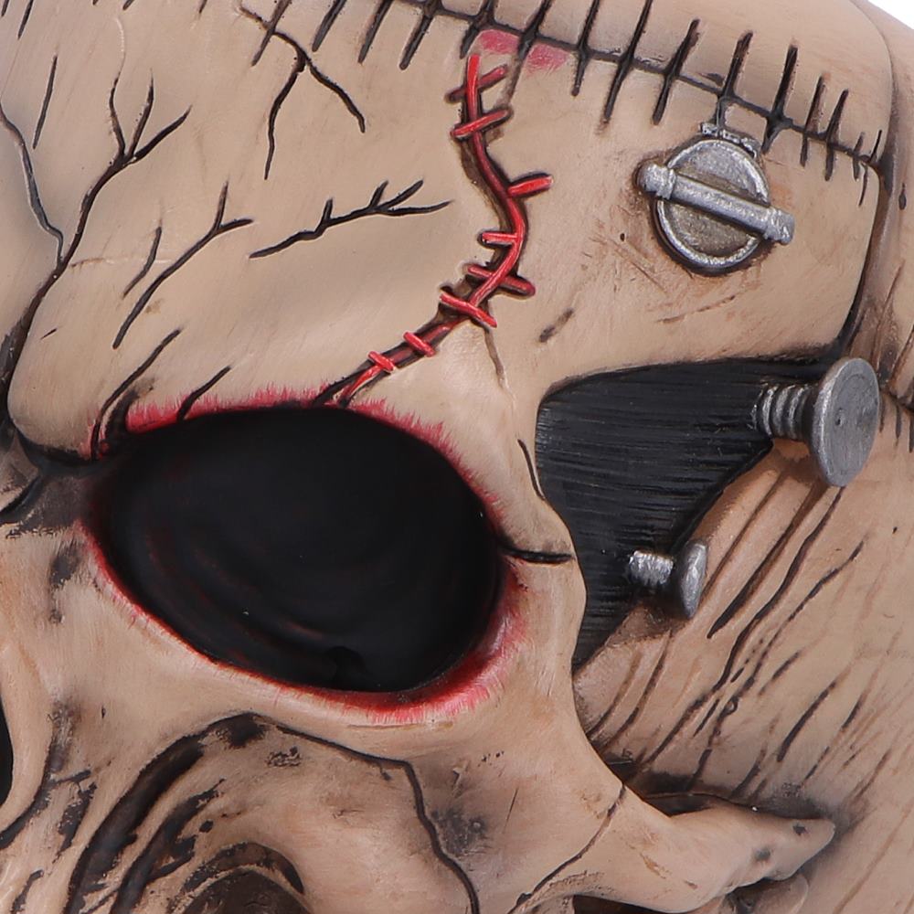 The Monster of Madness Skull 15.1cm