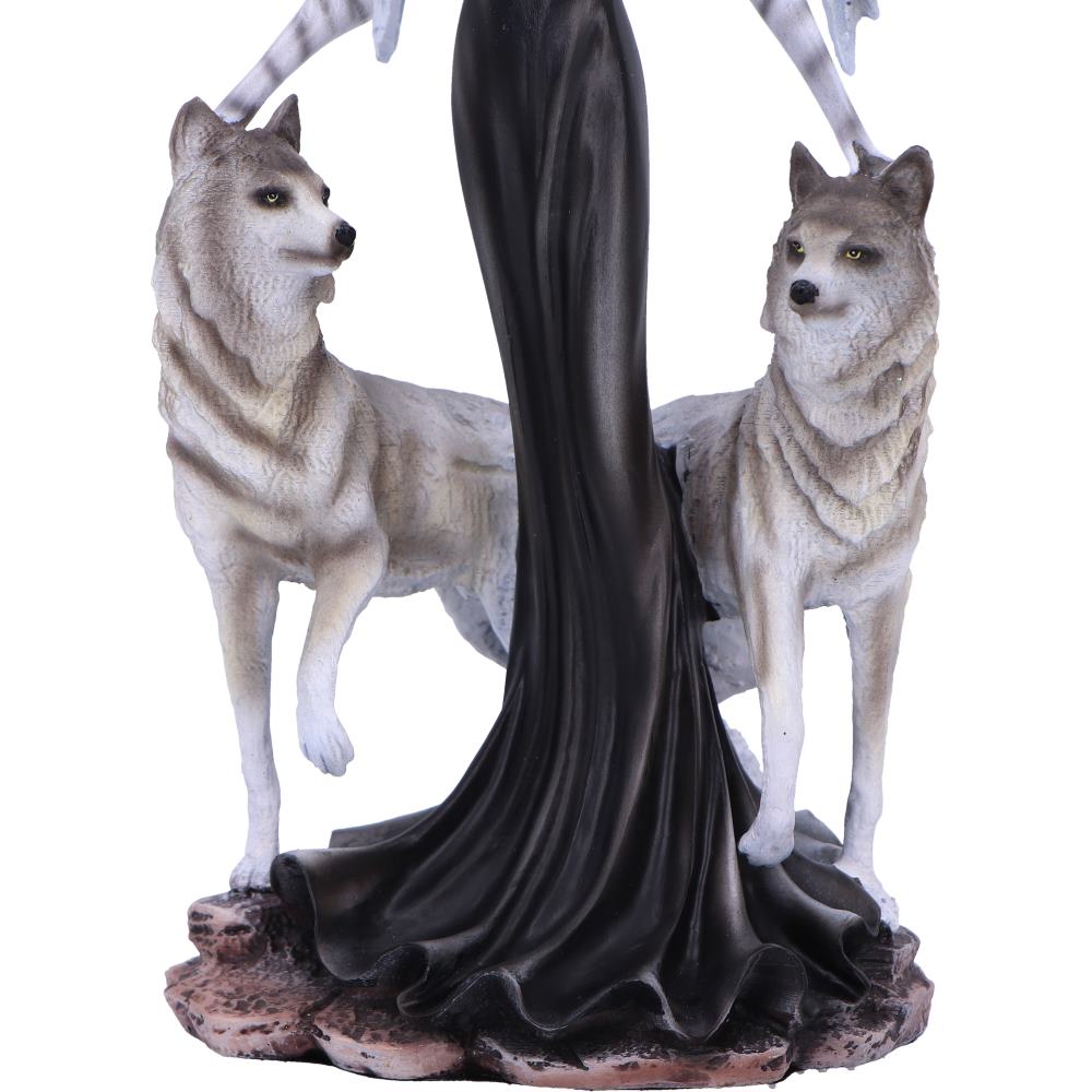 Protector of the Pack 27cm