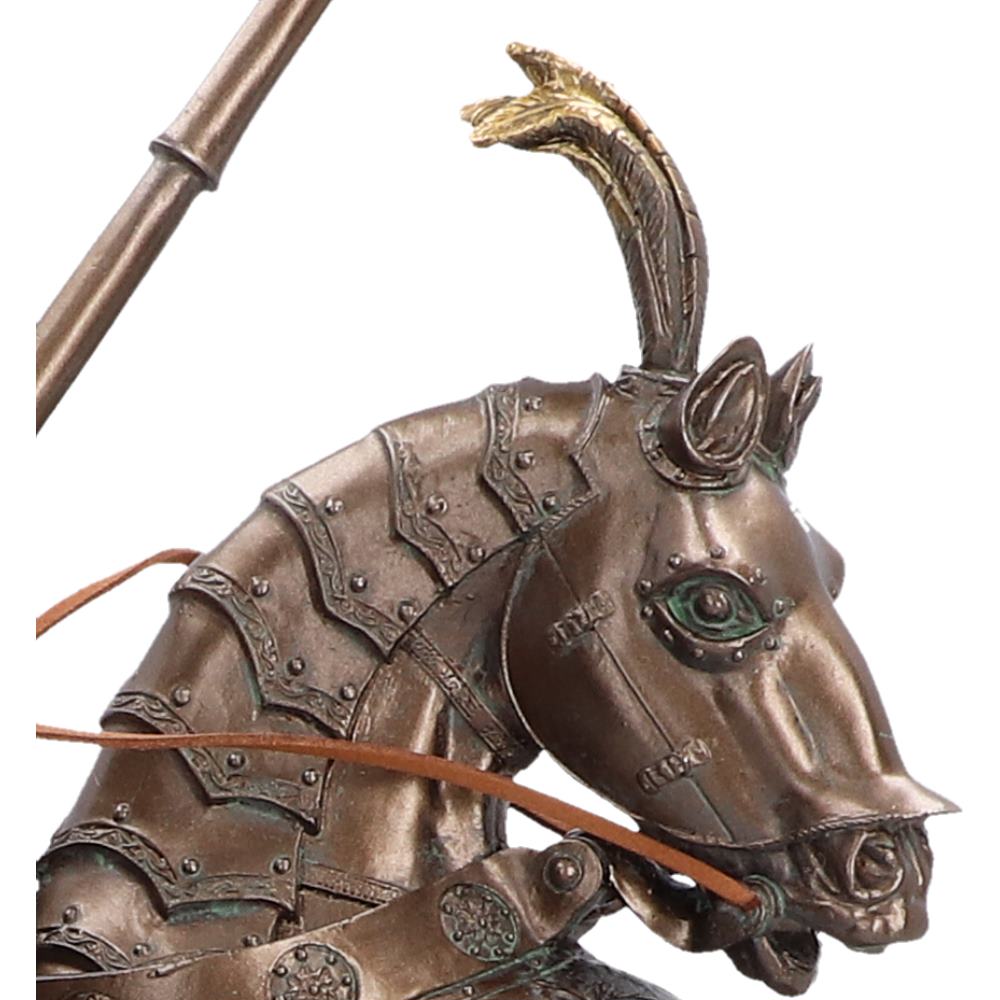 Knight's Charge 45.9cm