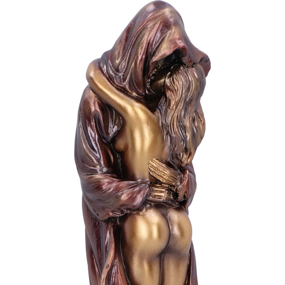 Final Embrace 26cm