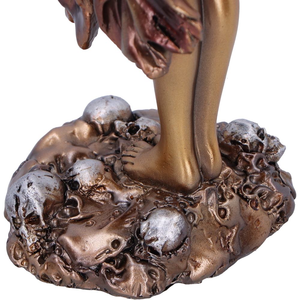 Final Embrace 26cm